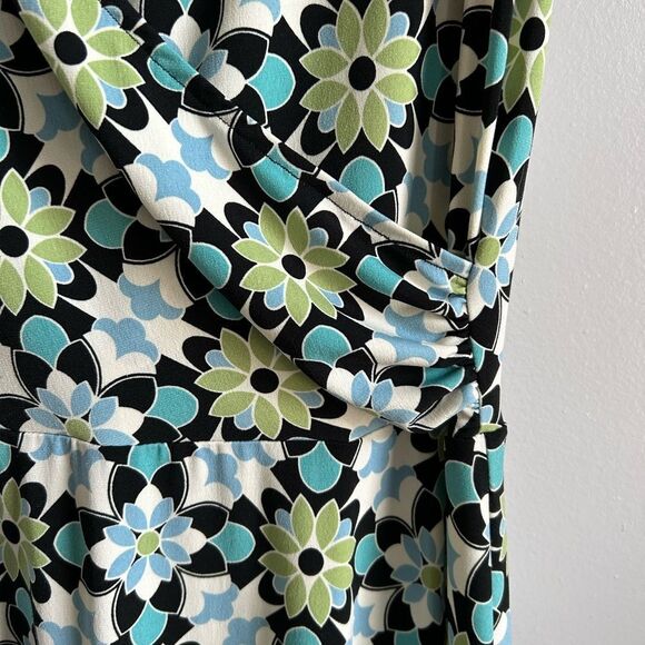 Maggy London Floral Faux Wrap Dress - Picture 6 of 8